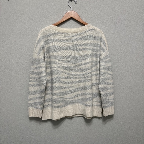 LOFT Wool-blend Boatneck Zebra Print Sweater - Gray & White, L - Picture 5 of 7